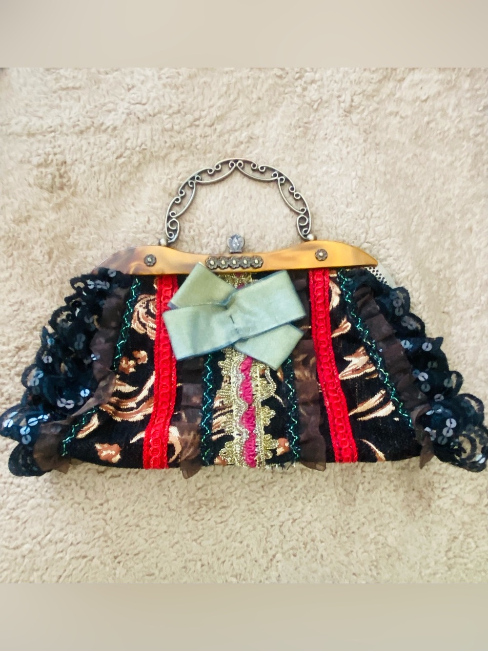 Vintage Bohemian Tapestry Kiss-Lock Frame Bag with chain